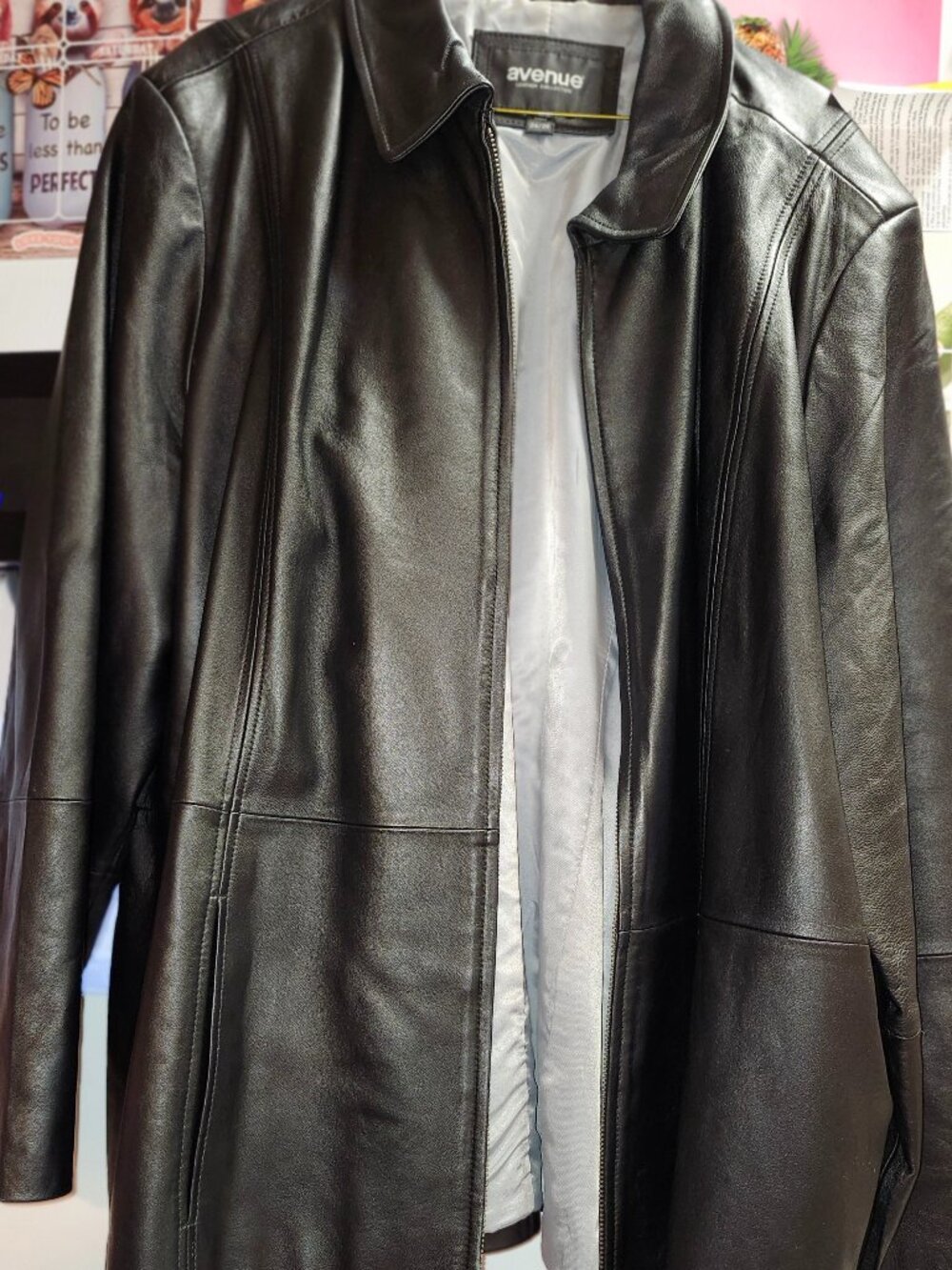 NWOT! Avenue Leather Collection soft leather, 2 pockets.